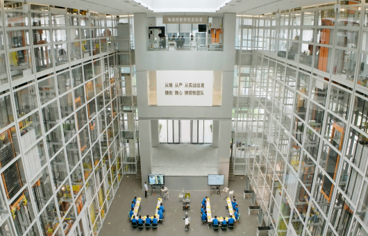 标杆！5001拉斯维加斯演绎“最强盛脑”